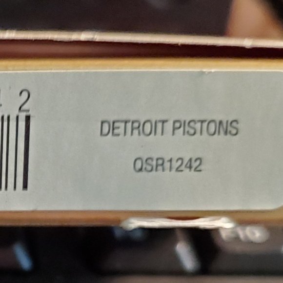 Detroit Piston NBA Collection Hallmark Keepsake Ornament 1997 - Picture 11 of 13